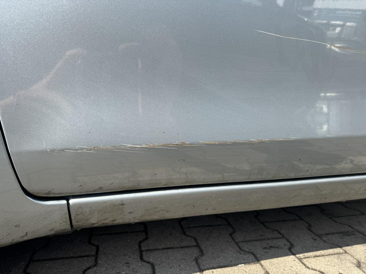 Toyota Yaris XP9 original T&uuml;r links 1F8 Silber Metallic 3-T&uuml;rer Rohbau Bj.2009